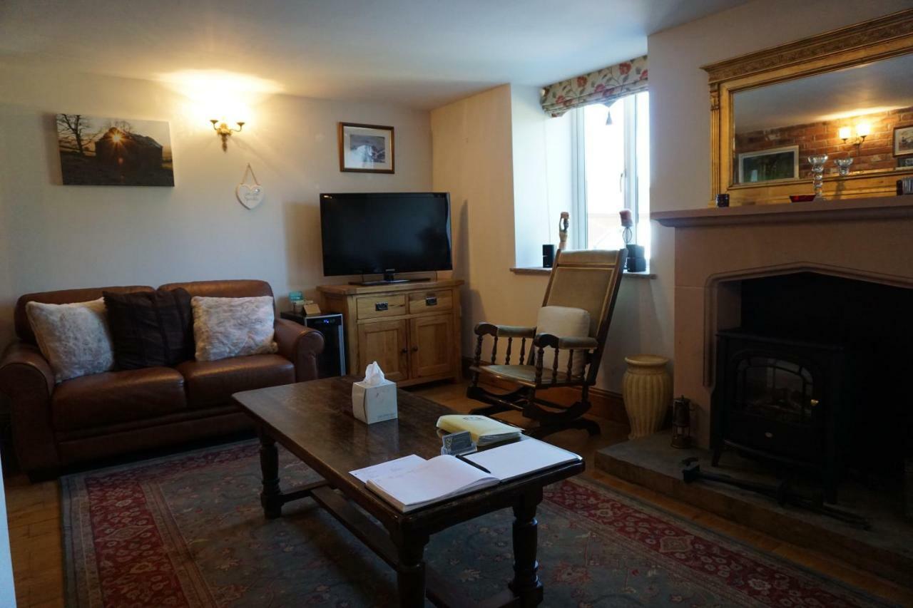 Chapel Croft Guest House Biddulph  Esterno foto